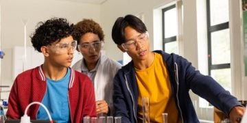Federal Grant Program: $10,000 STEM Scholarships Application Details - Cover Image