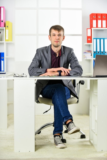 Negotiate Better Benefits: Strategies for 2025 Success