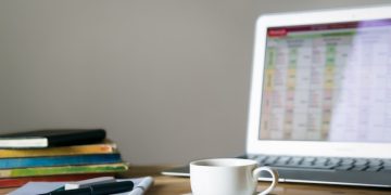2025 Personal Budgeting Strategy: Expert Tips for US Residents - Cover Image