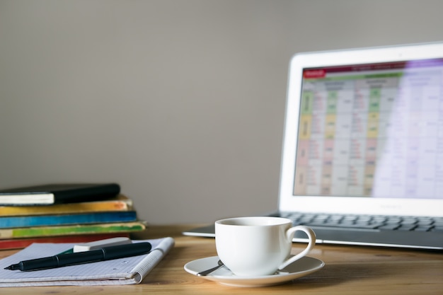 2025 Personal Budgeting Strategy: Expert Tips for US Residents