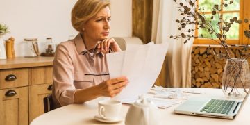 Roth IRA Contributions: A 2025 Guide for US Taxpayers - Cover Image