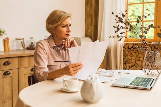 Roth IRA Contributions: A 2025 Guide for US Taxpayers